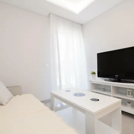 Apartment Cubo's Tivoli B4